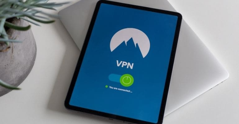 【結論】Huluを海外から視聴する方法は1つ：VPNを利用する